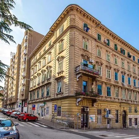 Sunsetview Apartmán *